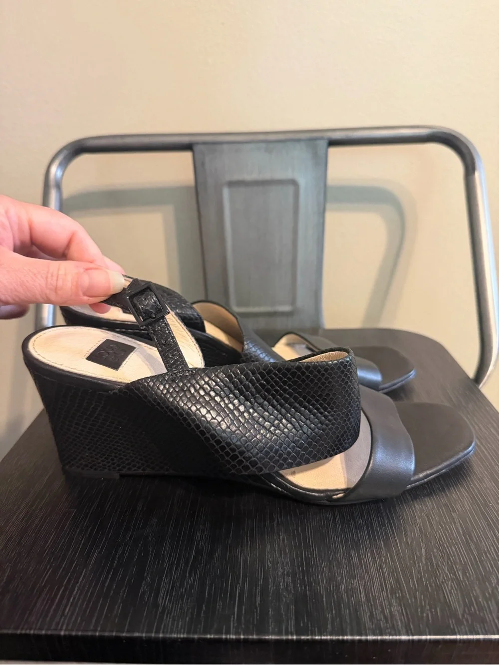 Louise et Cie Black Textured Leather Wedge Sandals Size 8